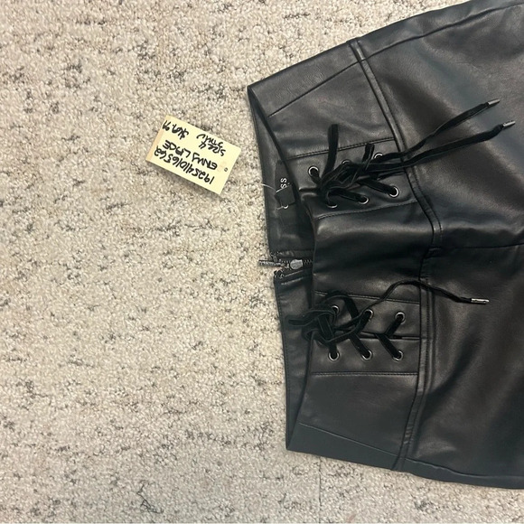 Guess Jeans vegan leather lace up pants with velvet laces size 4 (26 waste) NWT - Picture 9 of 9